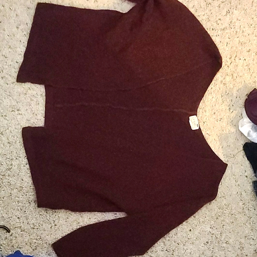 Burgundy cargidan